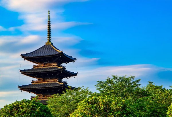 伝統的な馬の駆け比べ！上賀茂神社の葵祭に行ってみませんか？のイメージ