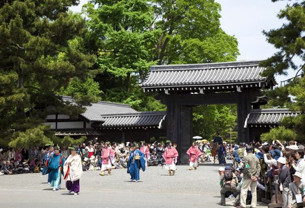 伝統的な馬の駆け比べ！上賀茂神社の葵祭に行ってみませんか？のイメージ